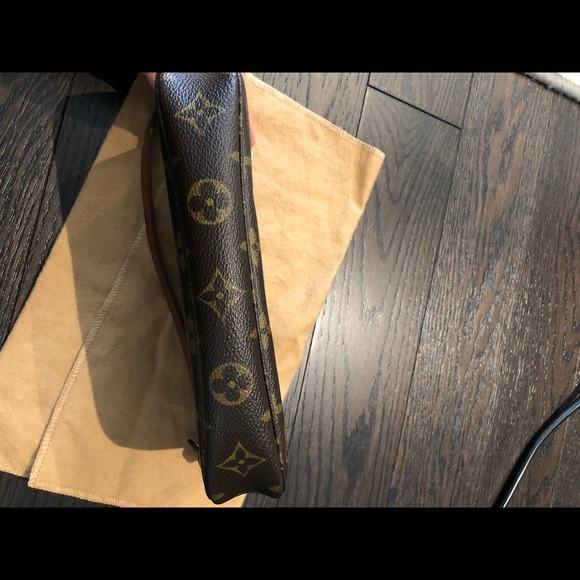 Authentic Louis Vuitton Monogram pochette - Picture 10 of 13